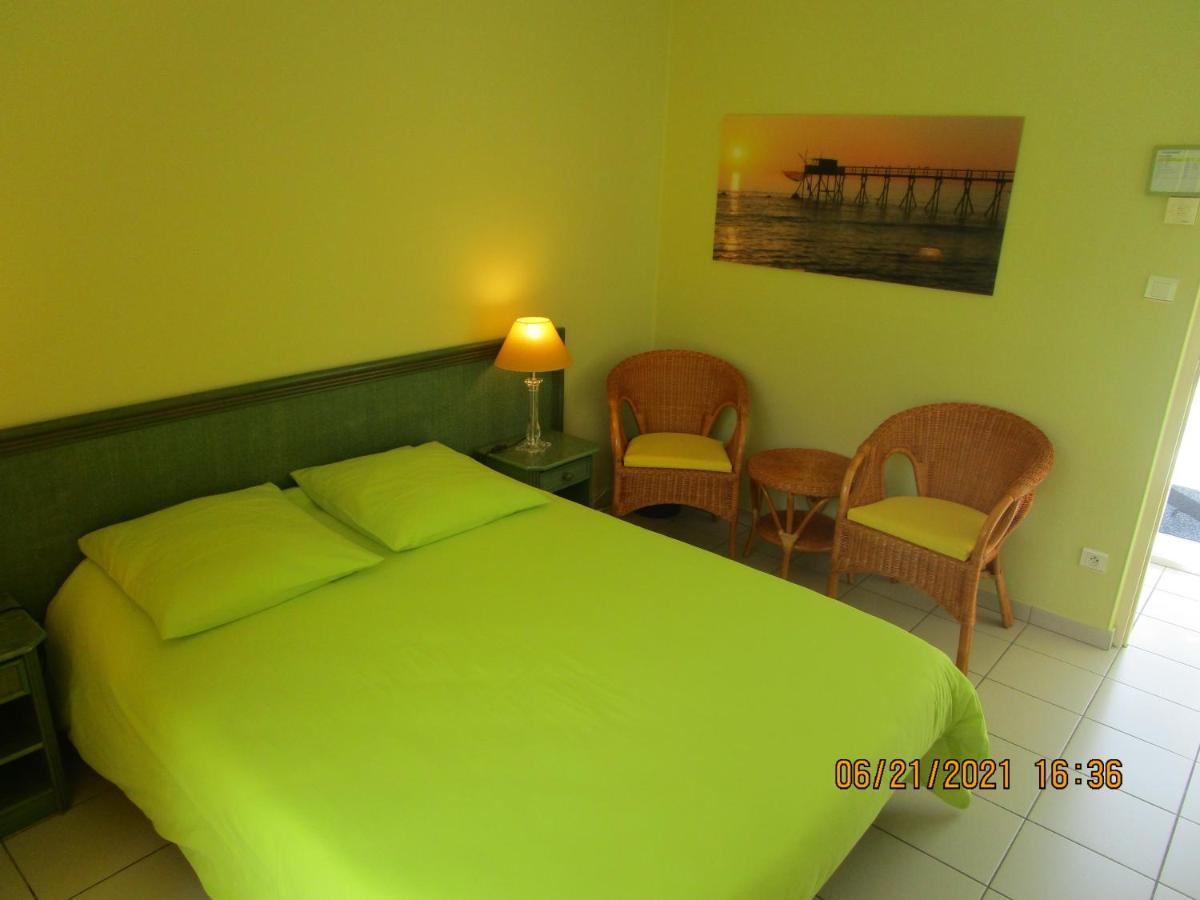 Bed and Breakfast Locatlantique Ейтре Екстер'єр фото
